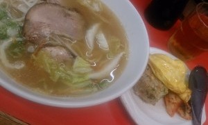 ラーメン + 焼き飯おにぎりのセット