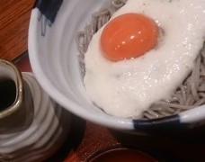 とろろそばに卵がつくと480kcalです