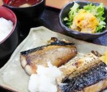 サンマもイワシも、焼いた匂いにそそられます！