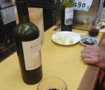 目の前それぞれボトルがあります