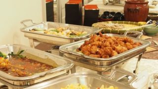 裏方親父は食えません