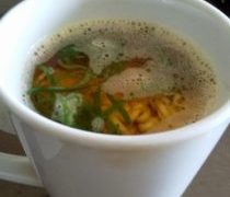 チキンラーメン Miniの場合はマグカップ