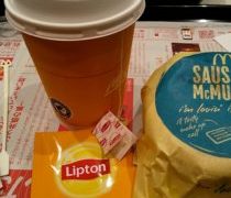 マクドナルドの紅茶がなかなか旨い