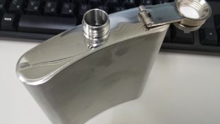 グビッと飲んでニヒルににやり