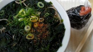 給料日でもいつもと変わらずうどんやおそば