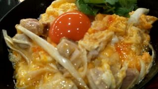 メロンパンと親子丼、最後は蛍光灯のお買い物