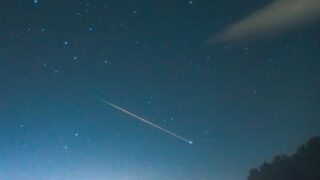 今まで見た中、一番太くて明るく長い流れ星