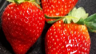 一粒7cmの大粒苺