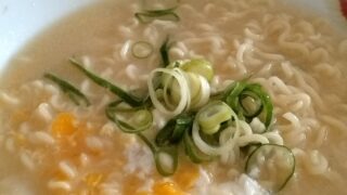 昭和から続く袋ラーメン